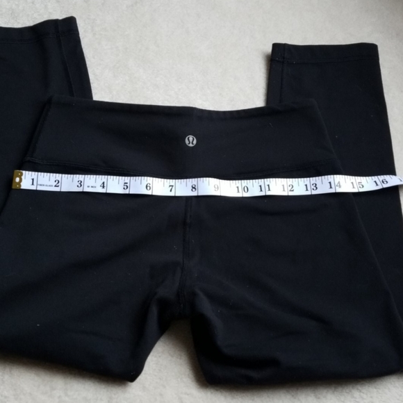 lululemon athletica Pants - Lululemon capri leggings size 6 black